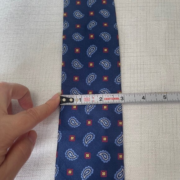 JoS. A.Bank Heritage Collection 100% Silk. Navy Blue Paisley Patterned Tie. - Picture 7 of 7